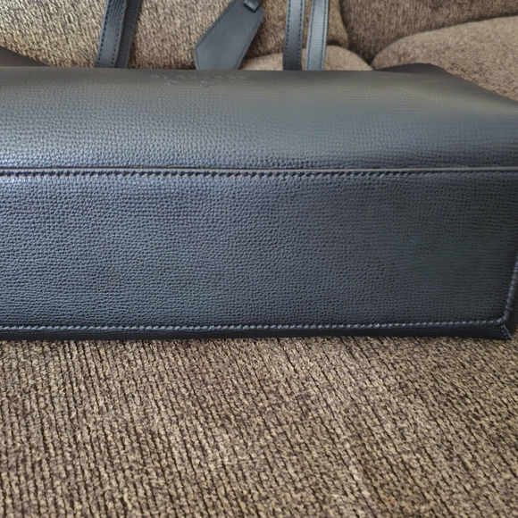 Burberry medium tote - Picture 6 of 16